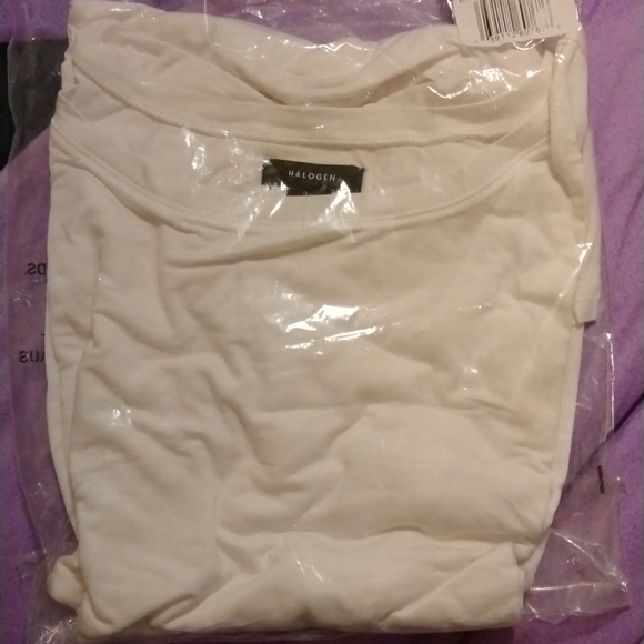 NEW TEE FROM NORDSTROM HALOGEN SZ 2X , Runs large - Picture 2 of 3